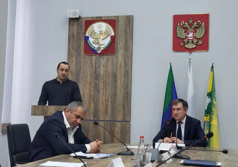 В Сулейман-Стальском районе обсудили меры по предупреждению и ликвидации чрезвычайных ситуаций в паводко- и пожароопасные периоды