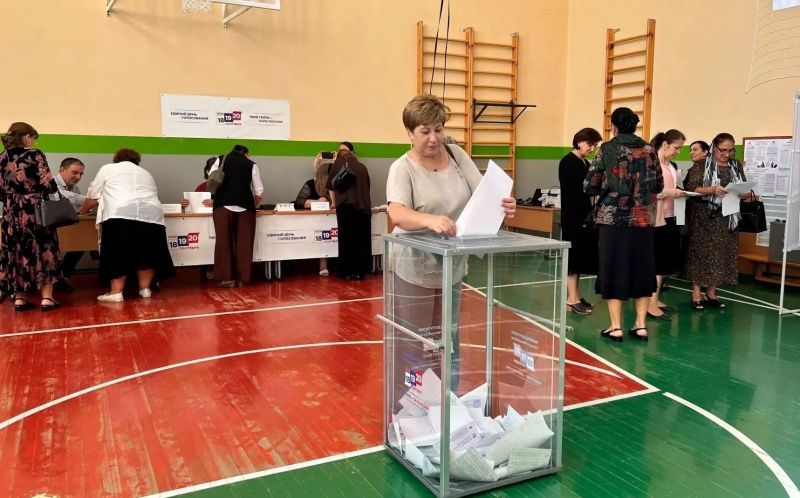 Дан старт выборам: как проходит голосование в Сулейман-Стальском районе 
