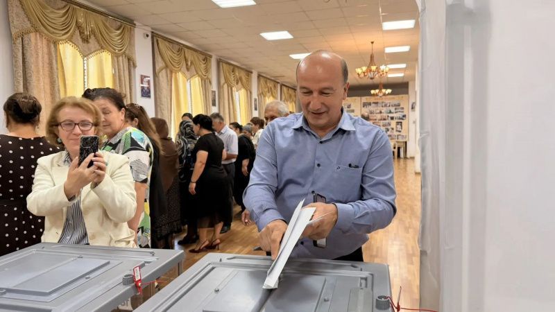 Голосование в Сулейман-Стальском районе проходит при высокой явке и отличном расположении духа