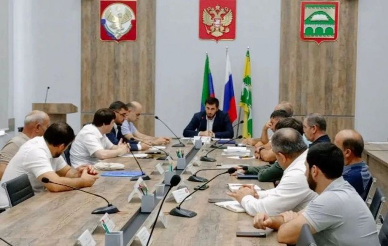 Гасан Казанбеков провел заседание санитарно-противоэпидемической комиссии
